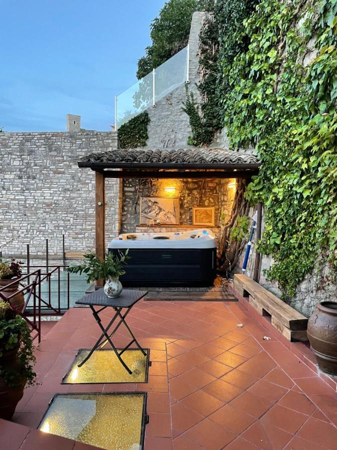 Domus Fontis Pescaia Hotel Spoleto Exterior photo